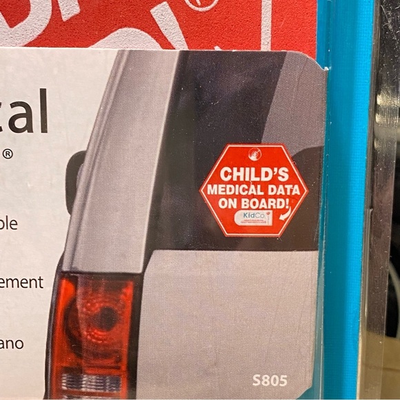 KidCo Child's Medical Data Carrier for your Car in case of accident/emergency - Picture 5 of 10